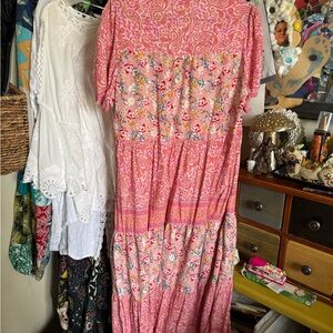 Umgee Pink Paisley Print Lightweight Top